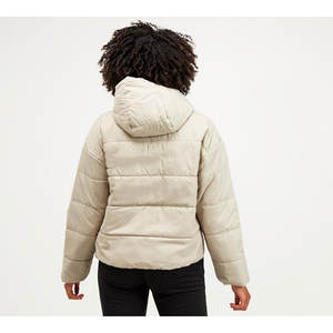 แจ็คเก็ตบอมเบอร์ผู้หญิงแบบกำหนดเองขายดีที่สุดสำหรับฤดูหนาว กันน้ำ ผ้าเมมโมรี่แบบกลับด้านได้ บริการ OEM สินค้ามาใหม่ - Product Image 6