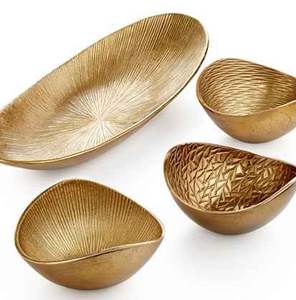 Cuenco de latón hecho a mano con motivos indios clásicos y forma profunda elaborado para rituales altares familiares o ceremonias sagradas - Product Image 6