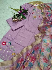 TISSU DE HAUT IMPRIMÉ DE FLEUR NUMÉRIQUE CHANDRE EN VISCOSE LOURDE AVEC TRAVAIL DE BRODERIE DE SÉQUENCE - Product Image 5