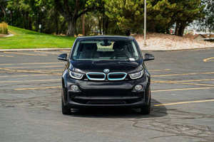 รถยนต์ BMW I3 ปี 2023 รุ่น 94Ah Range Extended 4 ประตู แฮทช์แบ็ก มือสอง พวงมาลัยซ้าย เกียร์ธรรมดา/อัตโนมัติ 4 ลิตร ภายในสีเข้ม น้ำมันเบนซิน เบาะหนัง กล้องมองหลัง - Product Image 6