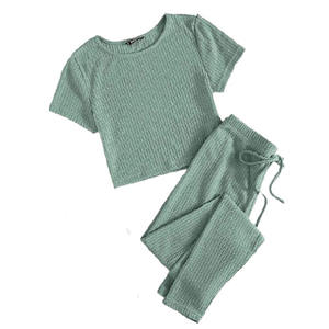 Ensemble de vêtements pour femmes à manches longues de couleur unie, personnalisé, orienté vers l'exportation en gros, 100% polyester, de haute qualité, vêtements d'église - Product Image 2