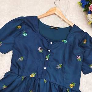 Hermoso maxi de verano para la próxima temporada con hermosos bordados por todas partes - Product Image 1