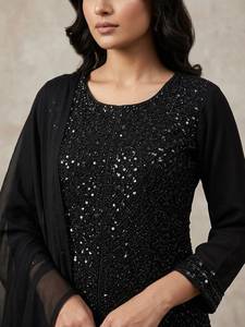 Ensemble prêt-à-porter entièrement cousu : haut en georgette avec broderie et perles, pantalon palazzo et dupatta. - Product Image 2