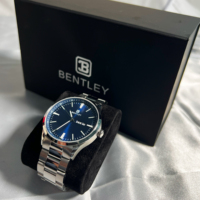 Montre à quartz en acier inoxydable Stellare Elegance avec verre saphir, résistante à l'eau 3 ATM, livrée avec boîte de rangement pour soirée