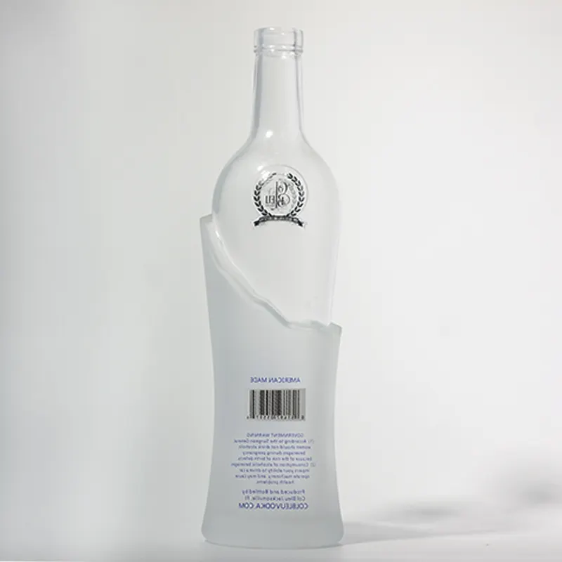 特別な重ね着レリーフ中空彫刻レリーフ彫刻彫刻特別な質感ロゴラベル付き雪山ガラス瓶