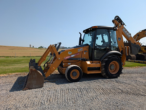 Retroexcavadora Usada en Muy Buen Estado CASE 580L/580SN en Venta - Product Image 3