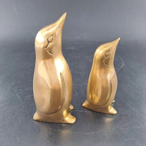 Figurine de cheval de pâturage en laiton massif vintage Sculpture animale en laiton MCM écologique décor rétro en laiton cheval de pâturage vintage - Product Image 1