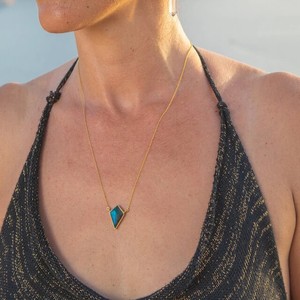 Chất Lượng Cao 18kt Mạ Vàng Lá Chắn Hình Dạng Vòng Cổ Tự Nhiên Thạch Anh Chữa Bệnh Đá Quý Đồ Trang Sức Bằng Đồng Với Liên Kết Chuỗi - Product Image 3