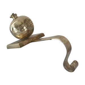 Support de bas de Noël en métal de qualité supérieure pour la décoration de table à la maison disponible à un prix abordable de Indian - Product Image 2