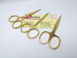 Professionnel brillant plaqué or petits ciseaux de manucure en acier inoxydable lame incurvée pointue soin des ongles fins Logo personnalisé Nail Art - Product Image 2