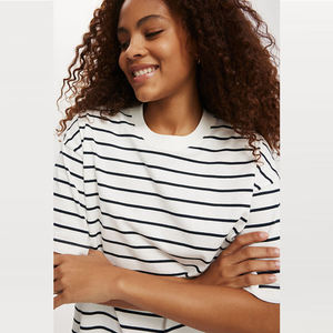 OEM venta al por mayor de alta calidad de verano ligero desgaste de tamaño regular hombro caído de moda liso camisetas de las mujeres - Product Image 5