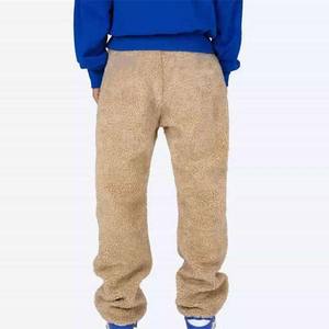 Fabricant sur mesure Combinaison de survêtement Sherpa en coton molletonné uni Pantalons de sport pour hommes, droits, incurvés Joggers à rayures OEM - Product Image 4