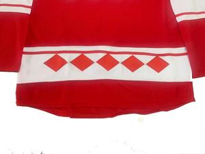 Uniformes de hockey sur glace fabriqués sur mesure avec un matériau de qualité supérieure pour un confort de performance Évacuation de l'humidité et options d'impression par sublimation - Product Image 3