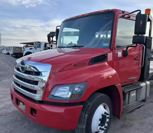 Camión MUY BUENO, EN EXCELENTE ESTADO, de Servicio Mediano, Hino 268 2019, Plataforma Plana de 22 pies - 220HP, Automático, Volante a la Izquierda/Derecha, Envío Rápido - Product Image 2