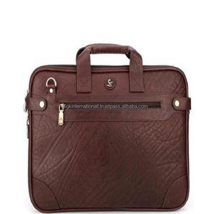Sac en cuir de luxe, sac brun foncé pour hommes et femmes, avec compartiment intérieur et extérieur paisible, parfait pour les produits essentielles - Product Image 5