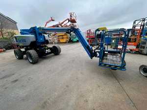 Elevador de pluma montado en camión con brazo articulado 22m de altura Cherry Picker para mantenimiento al aire libre - Product Image 5