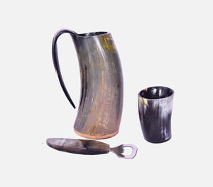 Ensemble de barware viking authentique fait main comprenant un mug en corne de buffle polie avec une poignée solide et un petit verre à liqueur assorti - Product Image 1