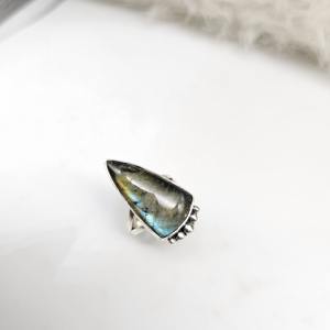Bague Statement en Argent Sterling 925 avec Pierre Naturelle Labradorite Taillée Poire et Sertissage Clos, Faite à la Main, pour Mariage/Fête - Product Image 3