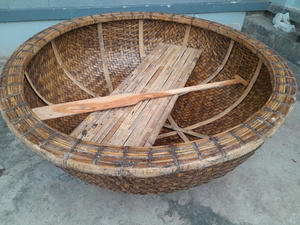 Bateau rond coracle en bambou vietnamien pour les pêcheurs et l'écotourisme - Product Image 2