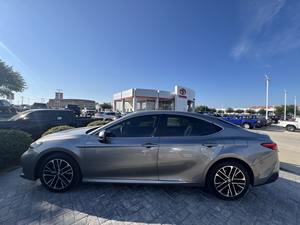 Toyota Camry XLE Híbrido Usado 2025 - Product Image 2