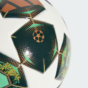 2025 Balón de fútbol con logotipo personalizado Fútbol de estilo clásico ligero de alta calidad para juego y entrenamiento Hecho en Sialkot - Product Image 2