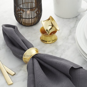 Rond de serviette en laiton plaqué or porte-serviettes en métal à bordure pointillée pour la décoration de table de dîner et de mariage - Product Image 1