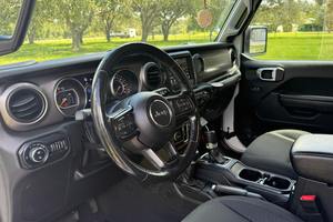 รถจี๊ป แกลดิเอเตอร์ สปอร์ต 4x4 V6 พาวเวอร์ ปี 2020 มือสอง สภาพดี - Product Image 5