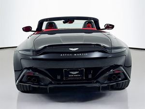 VANTAGE CONVERTIBLE 2022 DE BAJO KILOMETRAJE, TRACCIÓN TRASERA, AUTOMÁTICO DE 8 VELOCIDADES, TECHO SOLAR, FAROS LED, LISTO PARA ENVIAR - Product Image 5