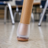 Protections de pieds de meubles en silicone anti-rayures, silencieuses et réduisant le bruit pour chaises et tables d'école, fabriquées en Chine