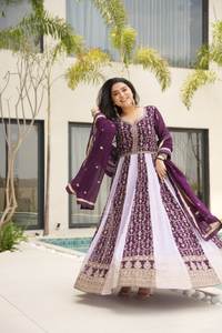 Presentando New Heavy Faux Georgette con trabajo de bordado de secuencia Anarkali con Duppata - Product Image 2