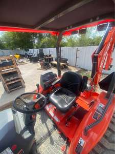 รถแทรกเตอร์ Kubota M62 62 แรงม้า มือสอง สภาพดี พร้อมผานหลังและผานหน้า ราคาดีที่สุด อุปกรณ์การเกษตรสำหรับงานหนัก ขาย - Product Image 2