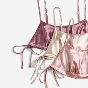 Conjuntos de Pijamas de Dos Piezas de Satén Suave y Transpirable al por Mayor Personalizados OEM para Mujer, con Tirantes Finos y Estampado Frontal, con Cordón Ajustable para Invierno - Product Image 4