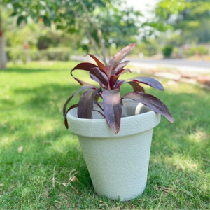 Maceta de plástico ligera para jardín con flores artificiales - Product Image 1