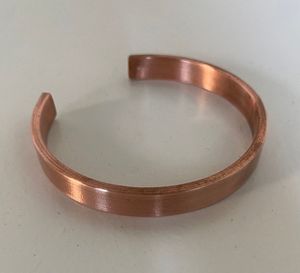 Venta al por mayor de cobre bio magnético personalizado para la pulsera de moda grandes pulseras con dijes para hombres y mujeres - Product Image 1