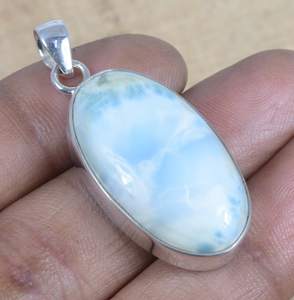Pendentif en Larimar Fait Main en Argent Sterling 925, Bijou Ovale en Pierre Précieuse, Collier Élégant de Haute Qualité pour Enfants et Femmes, Idéal comme Cadeau - Product Image 4