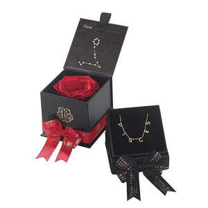 Paquete de Caja y Collar Pisces Astor para el Día de San Valentín - Product Image 2