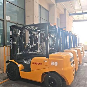 Prix du chariot élévateur 4x4 autoporteur diesel. - Product Image 1