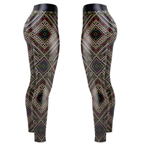 Leggings personnalisés de sublimation pour le yoga et le sport avec plusieurs poches et logo personnalisé - Product Image 6