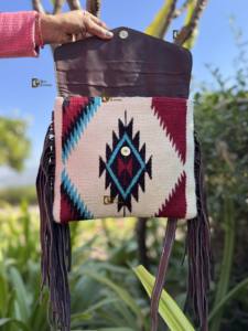 Bolso de Mano de Cuero con Diseño Azteca, Bolso de Cuero con Flecos Tallados a Mano, Estilo Occidental, Bolso Cruzado para Mujer - Product Image 5