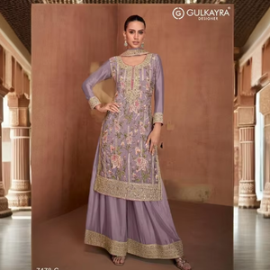 ชุดเสื้อผ้าชิ้นบนและพาลาซโซชาราทำจากผ้าไหมจากผ้าอินเดียและปากีสถาน - Product Image 1