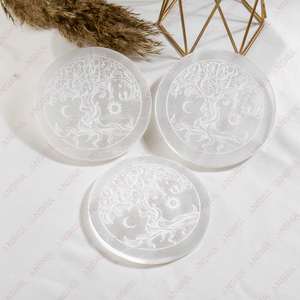 Fabriqué en Inde Plaque ronde en cristal de sélénite de 4 pouces avec arbre de vie, lune et soleil. - Product Image 1