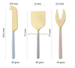 Juego de queso con mango de Metal decorativo hecho a mano con acabado de oro antiguo de diseñador moderno de alta calidad a bajo precio para uso doméstico en la cocina - Product Image 1
