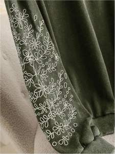 Pull à capuche en polaire d'hiver écologique à manches régulières avec broderie de dessin animé sur mesure pour hommes en grande taille - Product Image 4