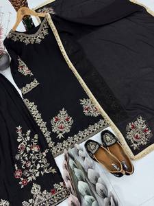 Presentamos la Nueva Colección de Diseñador en Chinnon Puro con Trabajo de Lentejuelas, Top y Pantalones Palazzo con Dupatta - Product Image 5