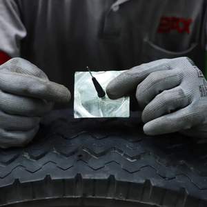 P1301 50mm Patch Mushroom Tire Plug Herramienta de agente de ventas para reparación eficiente de neumáticos - Product Image 3