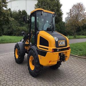 Livraison rapide sur une chargeuse sur pneus JCB 409 AGRI de qualité supérieure 2025, construite avec un puissant moteur Kubota et un vérin hydraulique Eaton - Product Image 5