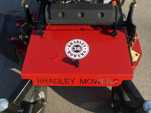 Tondeuse autoportée Bradley 36SC-CT25 36 pouces 25 CV d'occasion et neuve à vendre - Product Image 5
