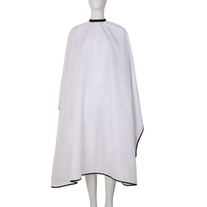 Cape de coiffure jetable bleue écologique en polyester résistante à l'eau pour salon - Product Image 2