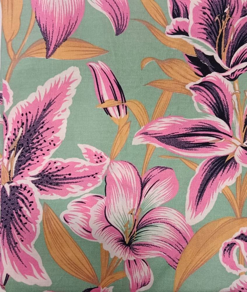 มีสีเขียวขุ่น