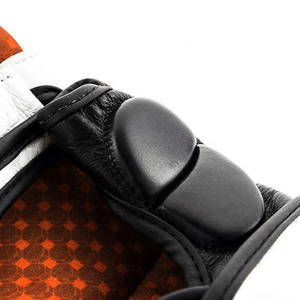 Guantes de Boxeo Personalizados Más Vendidos, Guantes de Entrenamiento Profesional de MMA 202, Guantes de Competición de Cuero Vacuno con Estampado - Product Image 3